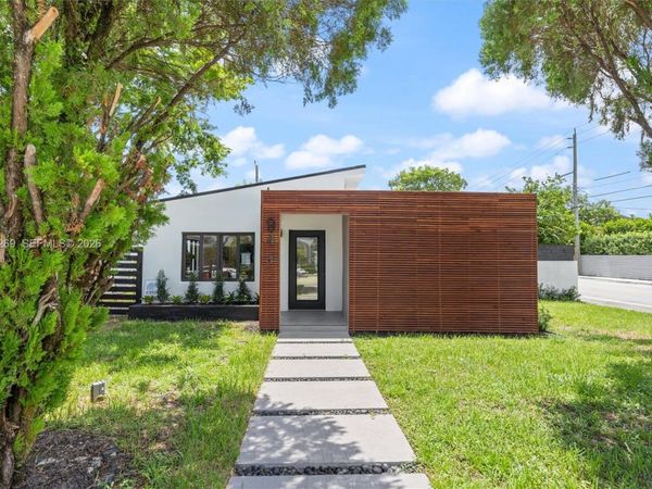94 NW 48th St , Miami, FL 33127
