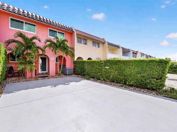 6965 W 2nd Way , Hialeah, FL 33014