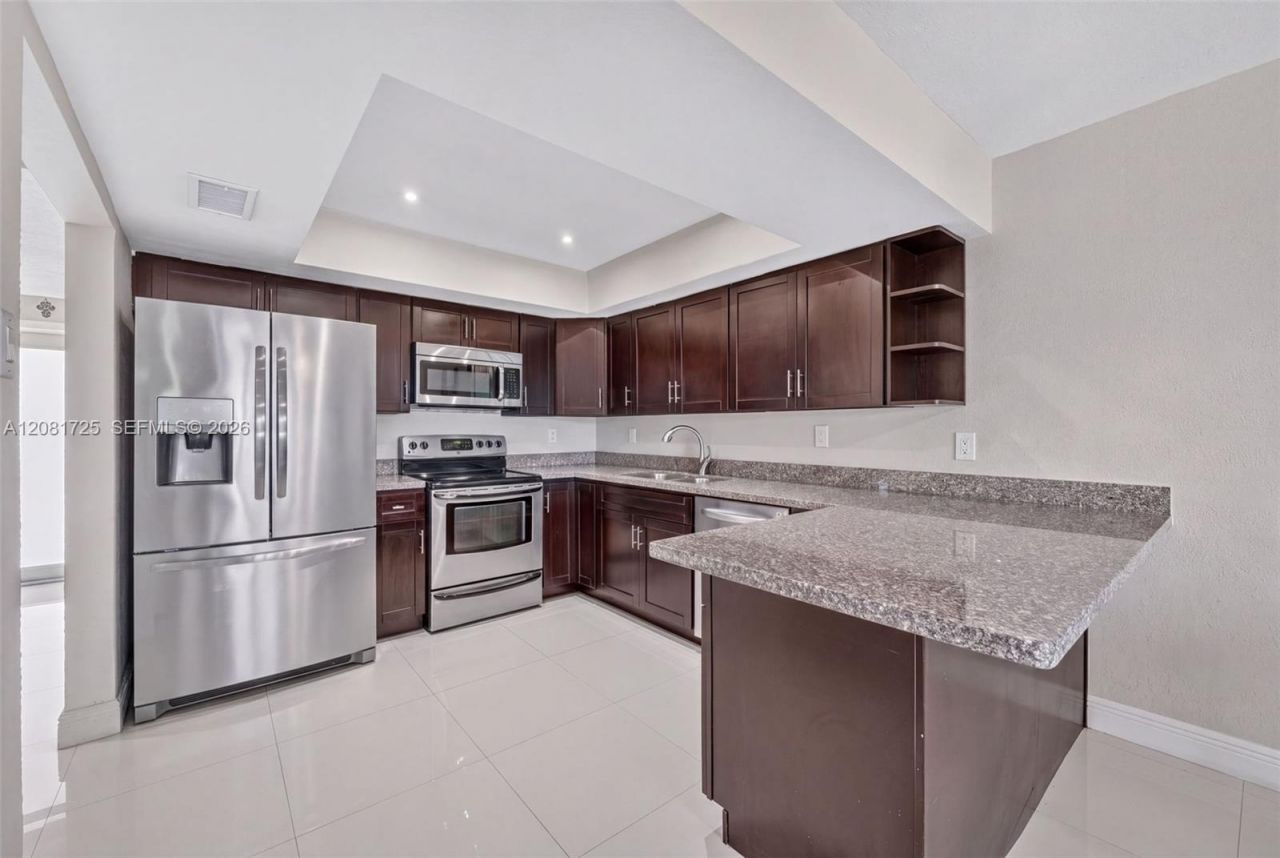 6965 W 2nd Way , Hialeah, FL 33014 Photo