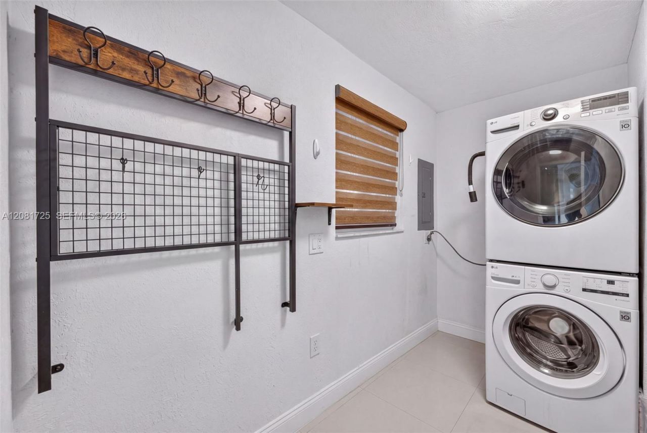 6965 W 2nd Way , Hialeah, FL 33014 Photo