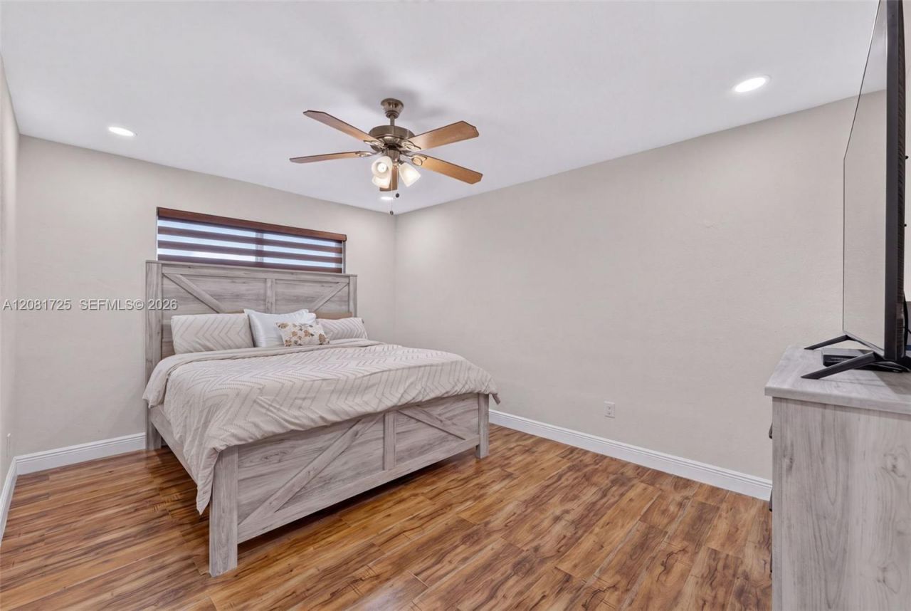 6965 W 2nd Way , Hialeah, FL 33014 Photo