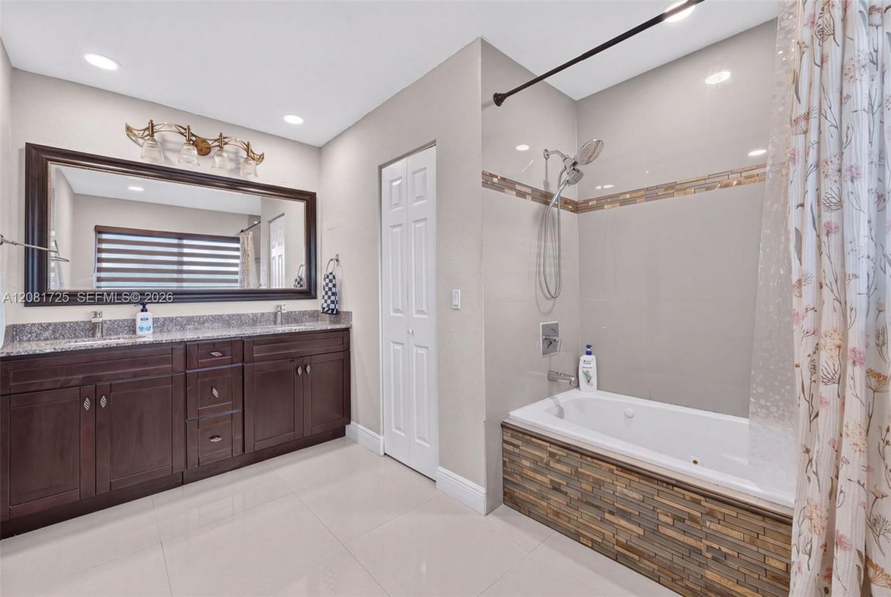 6965 W 2nd Way , Hialeah, FL 33014 Photo