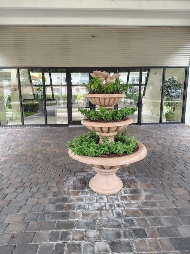 201 178th Dr , Unit 438, Sunny Isles Beach, FL 33160 Photo