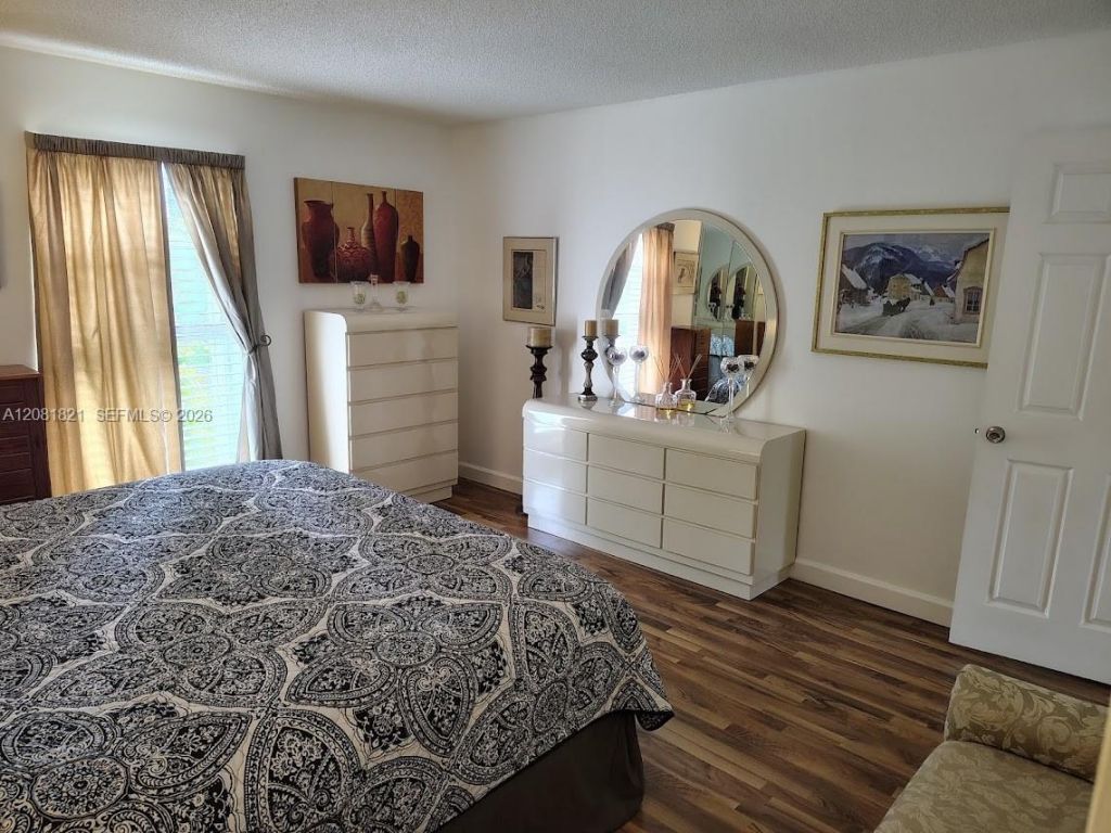 201 178th Dr , Unit 438, Sunny Isles Beach, FL 33160 Photo