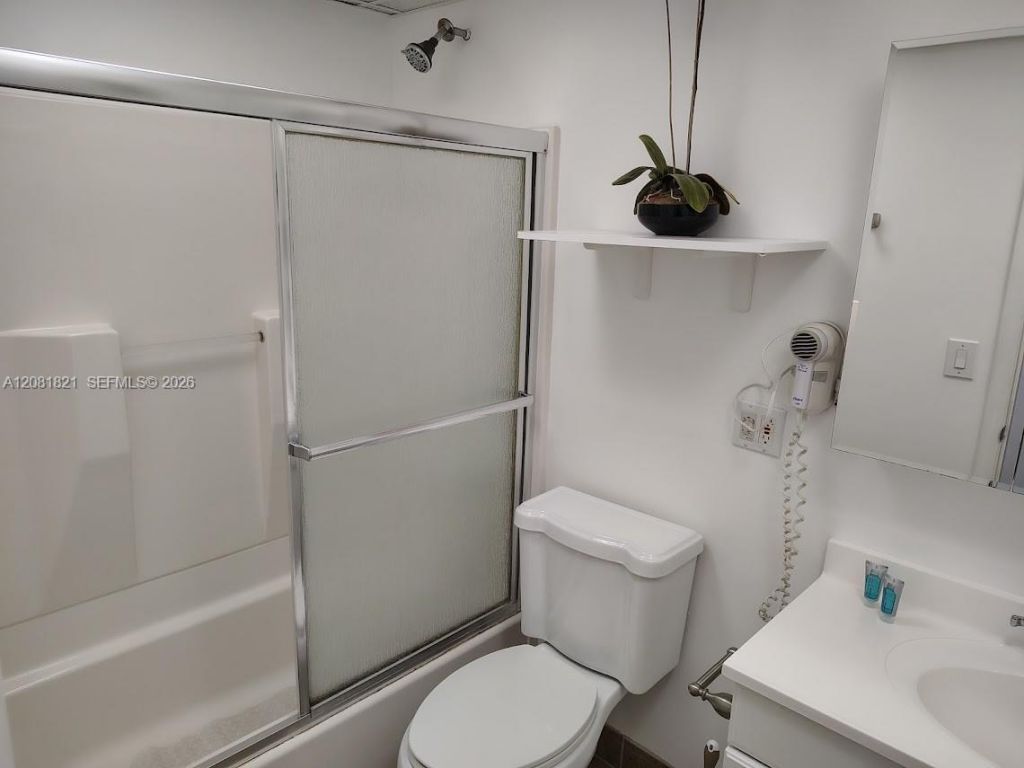 201 178th Dr , Unit 438, Sunny Isles Beach, FL 33160 Photo