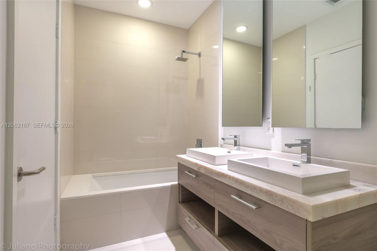 1300 S Miami Ave, Unit PH5101, Miami, FL 33130 Photo