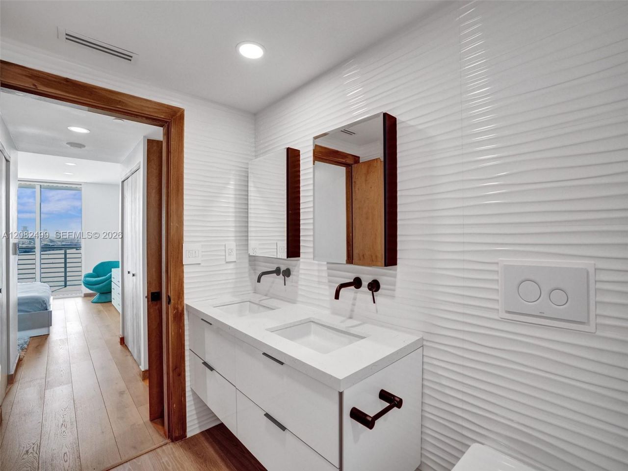 325 S Biscayne Blvd, Unit 1423, Miami, FL 33131 Photo