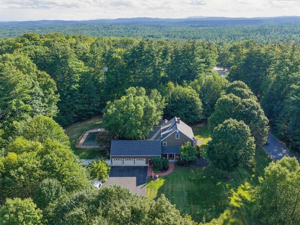 62 Elizabeth Lane, Hopkinton, NH 03229