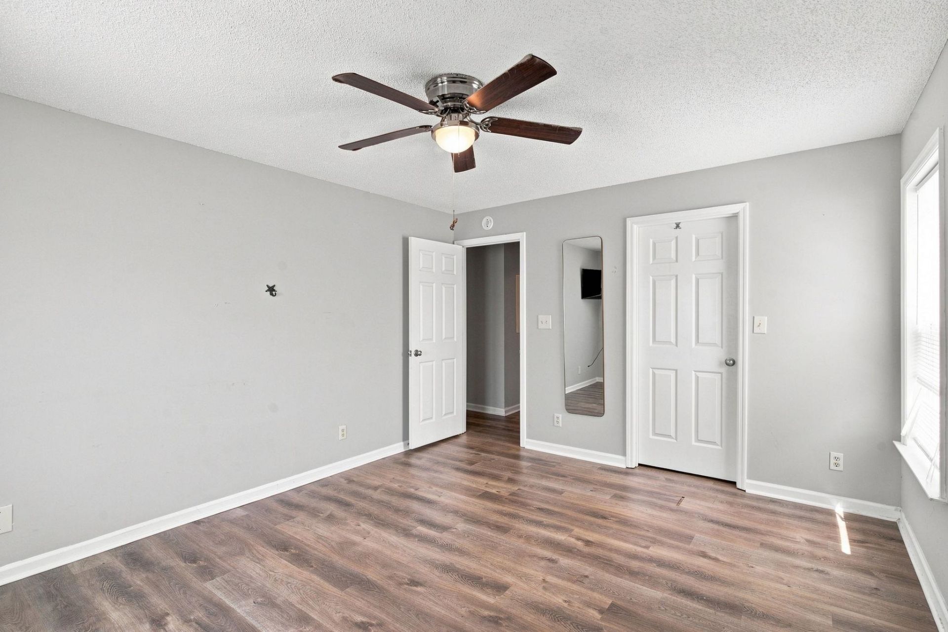 135 Williamsburg Dr.  Photo 11