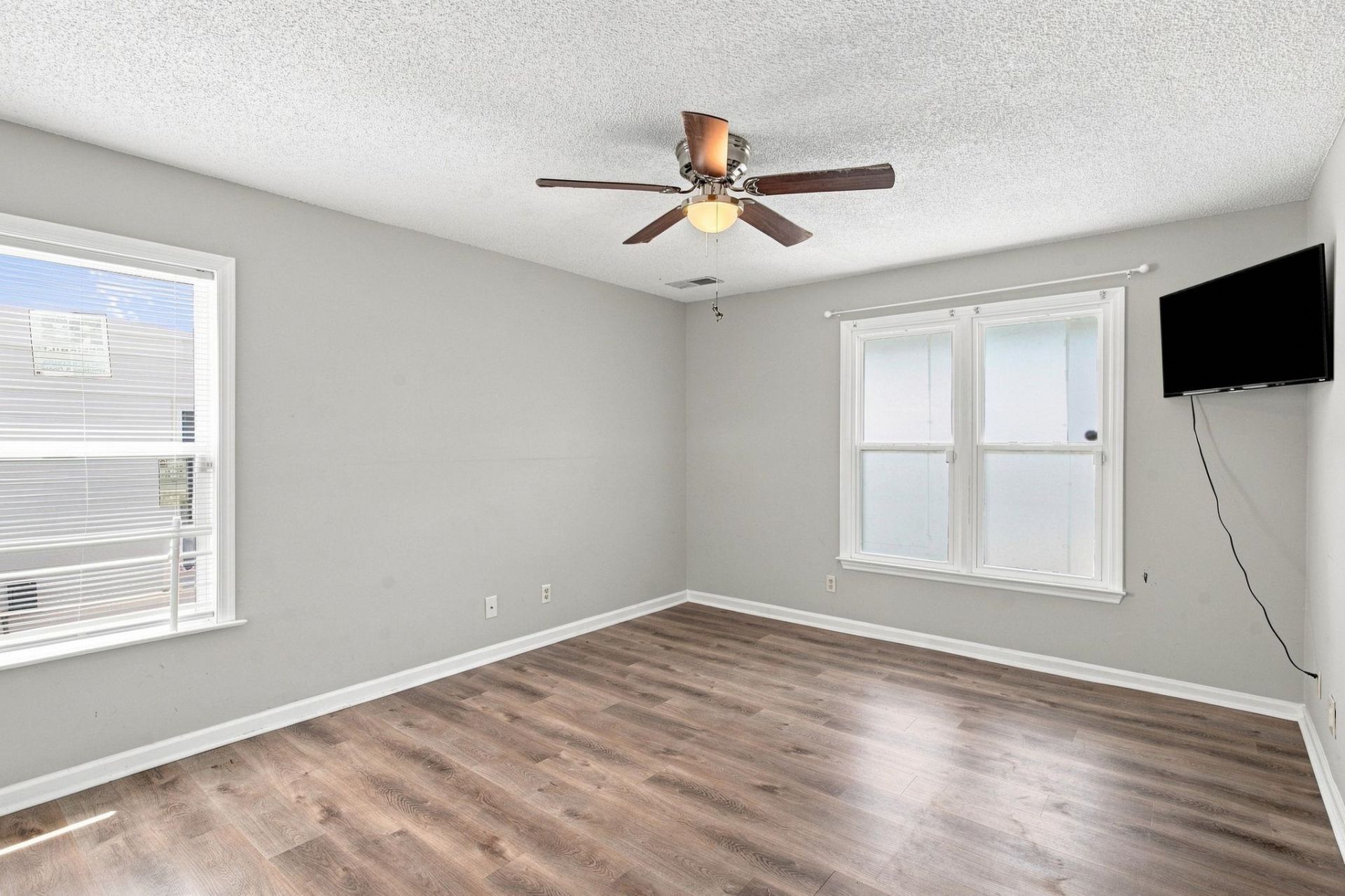 135 Williamsburg Dr.  Photo 12