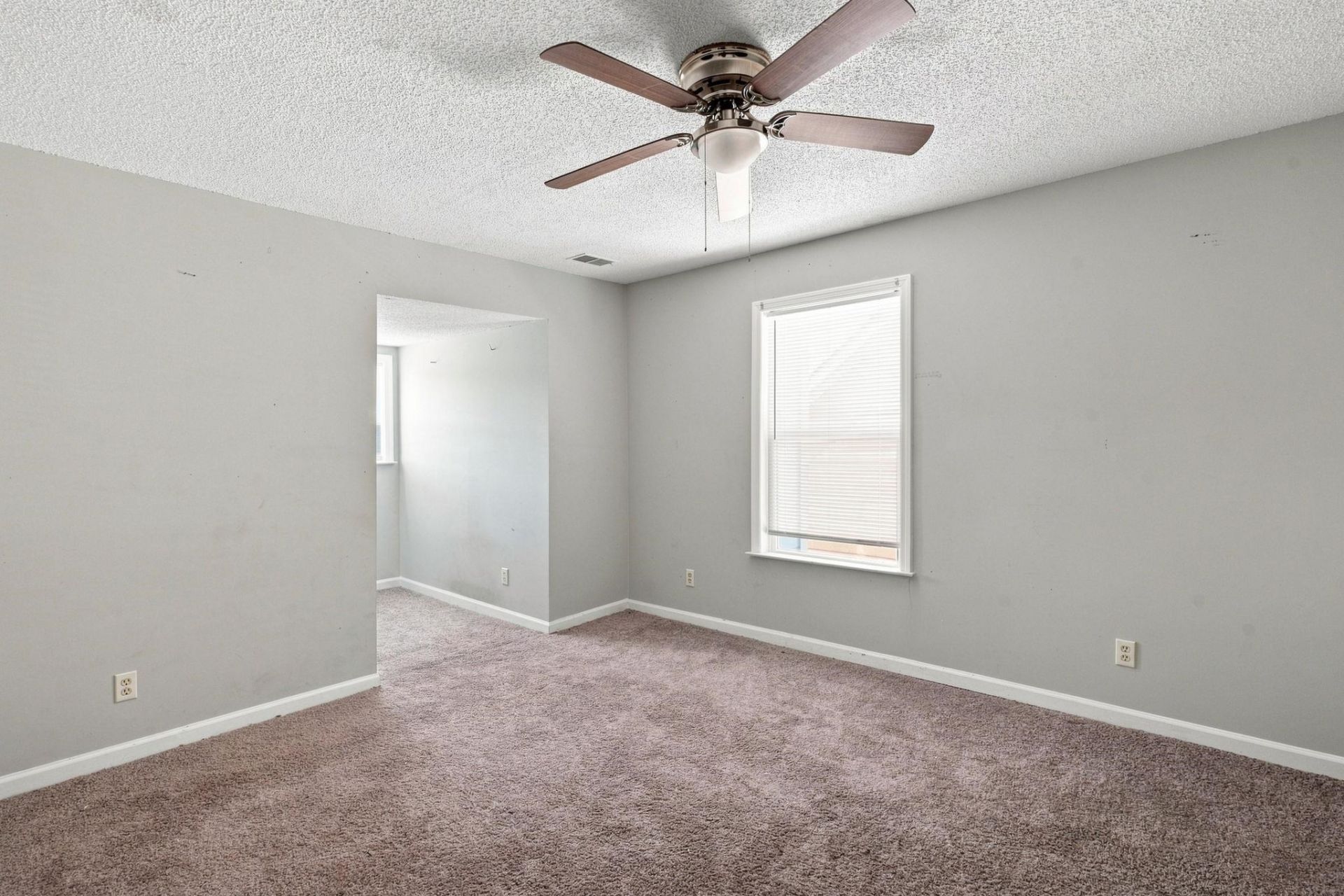 135 Williamsburg Dr.  Photo 17