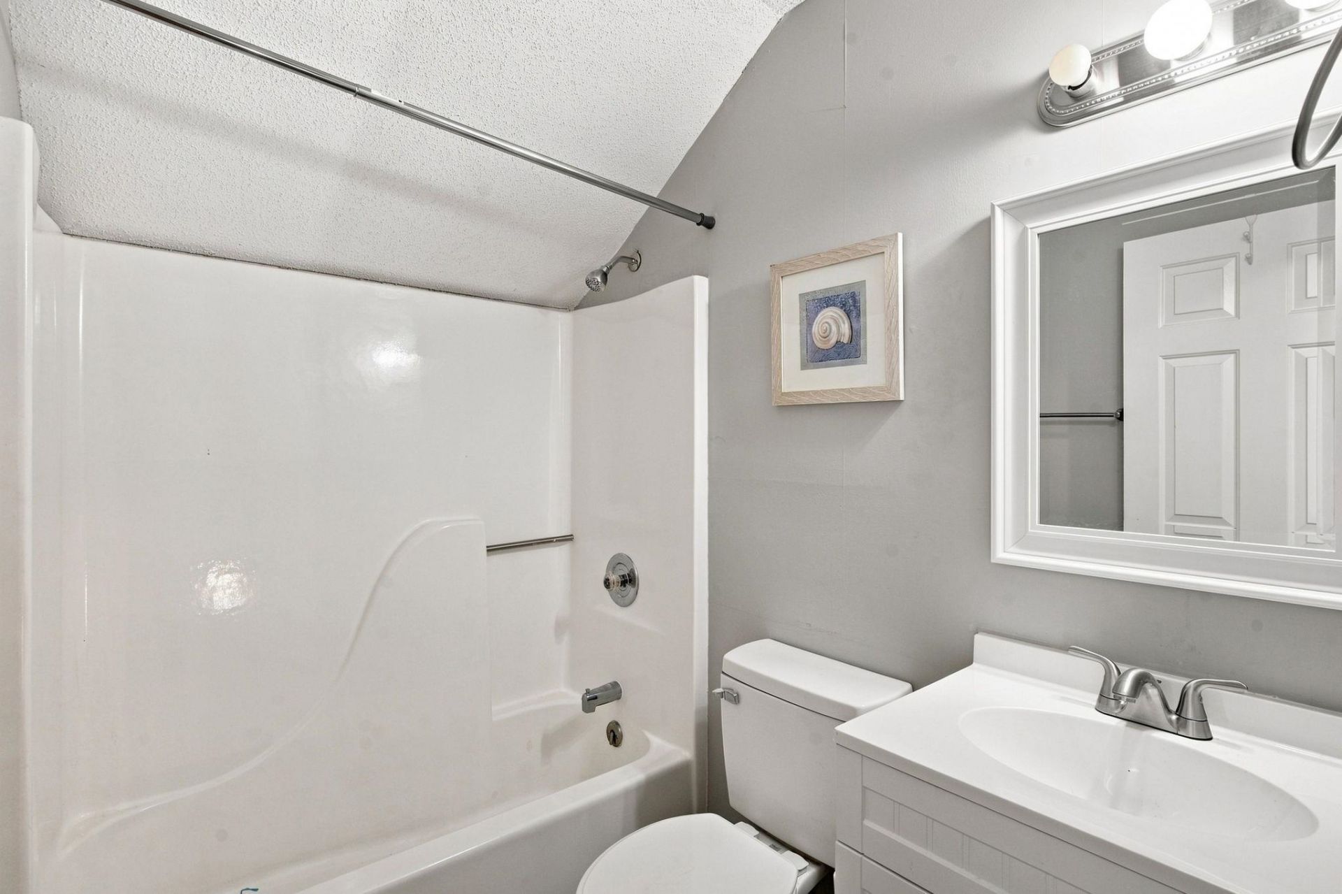 135 Williamsburg Dr.  Photo 19