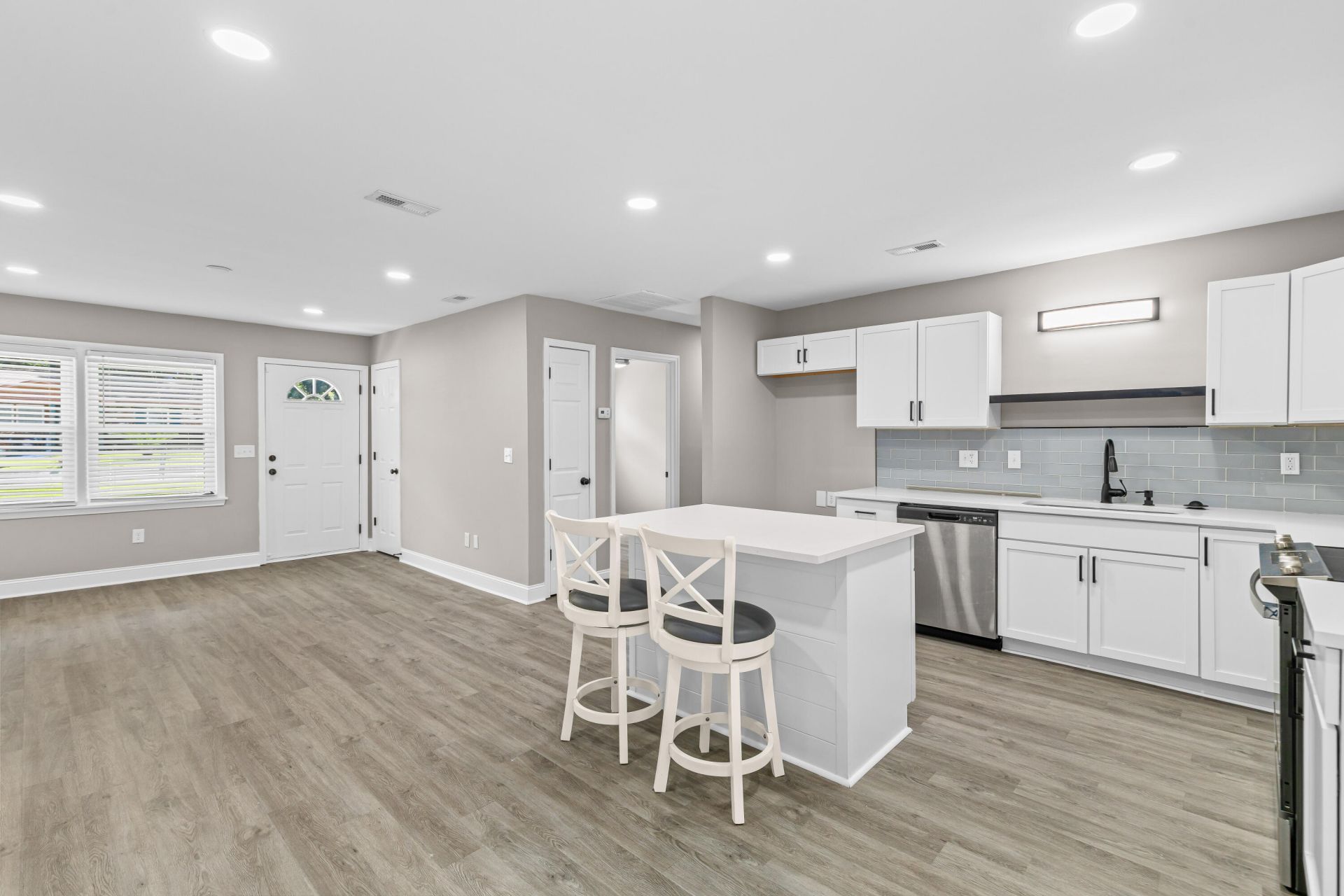 305 Elliott Drive Photo 10