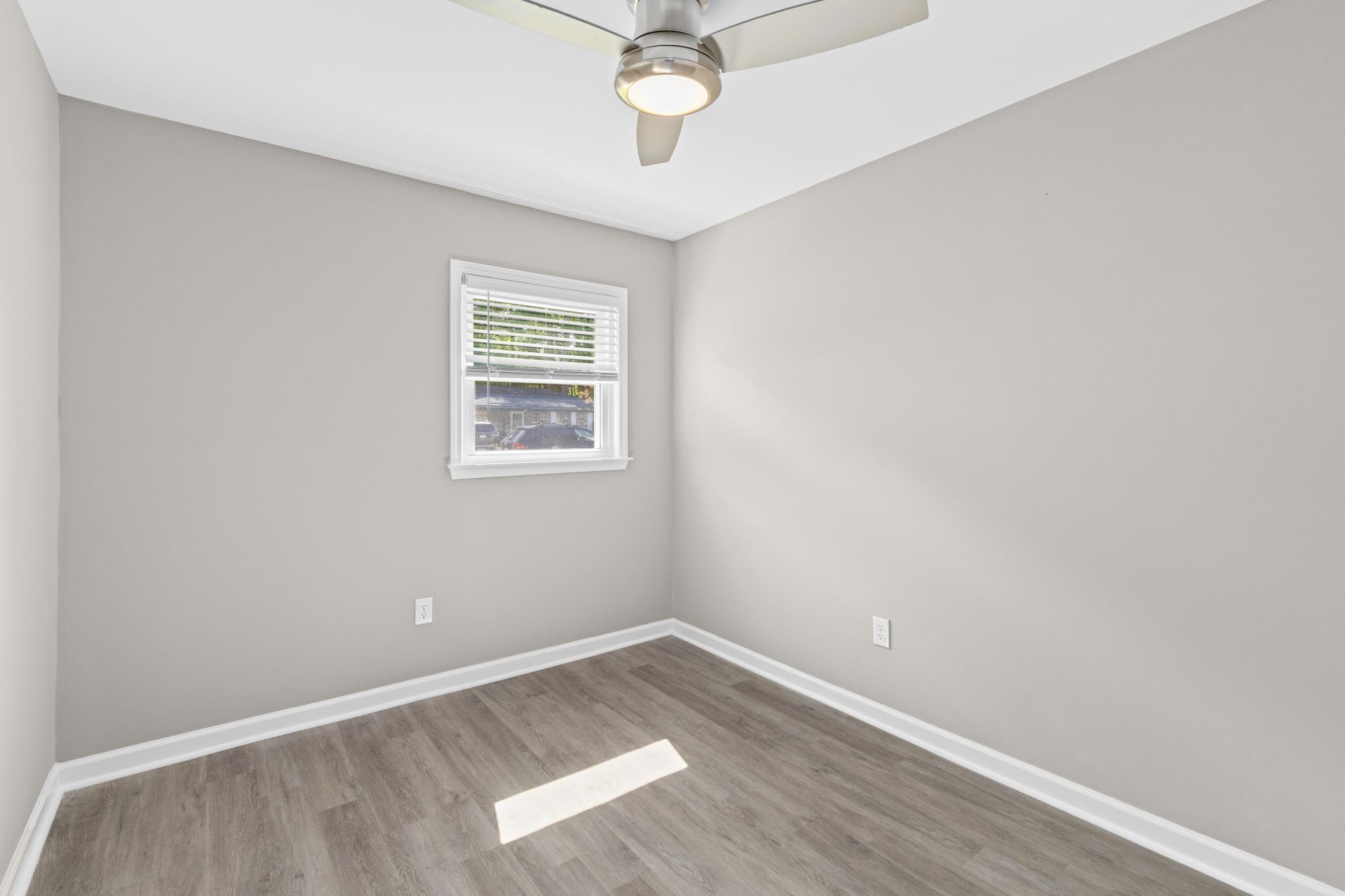 305 Elliott Drive Photo 18