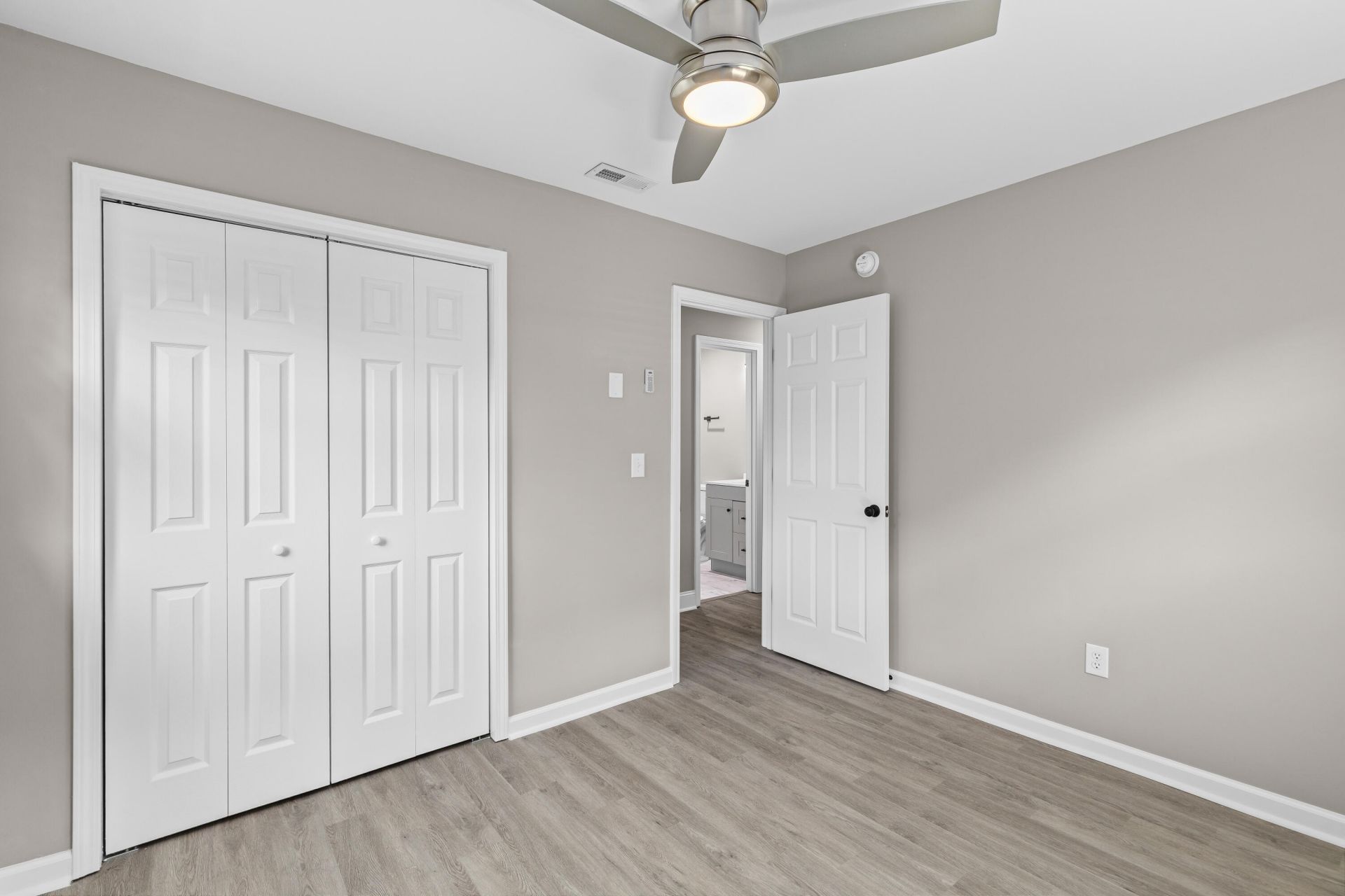 305 Elliott Drive Photo 26