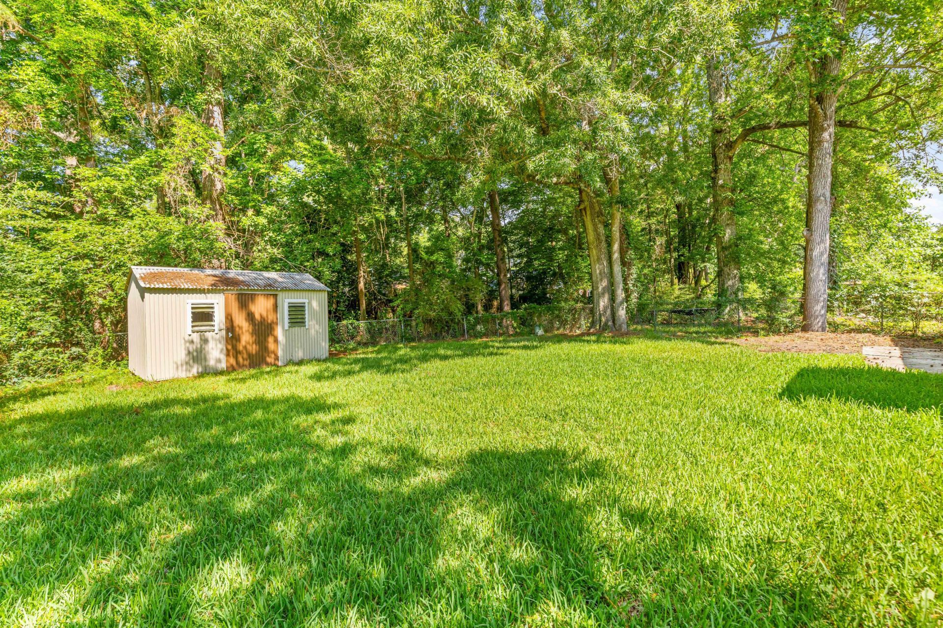 305 Elliott Drive Photo 34
