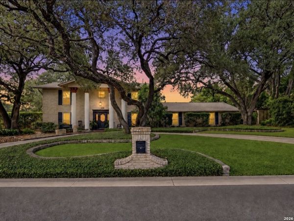 108 Sir Arthur Ct, Castle Hills, TX 78213