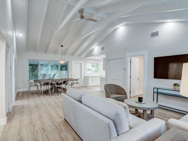 1910 NE 2nd Avenue, Delray Beach, FL 33444
