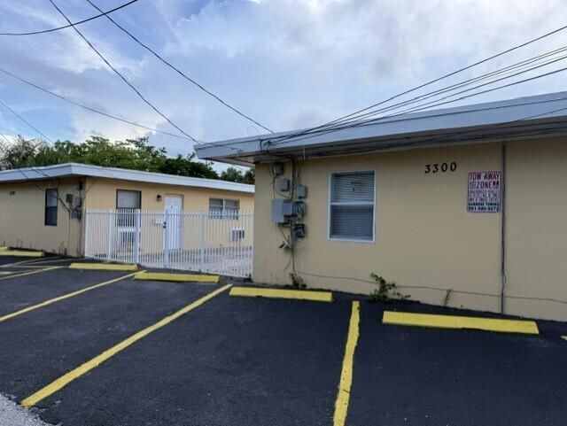 3300 Broadway Avenue, Unit 7, West Palm Beach, FL 33407 Photo
