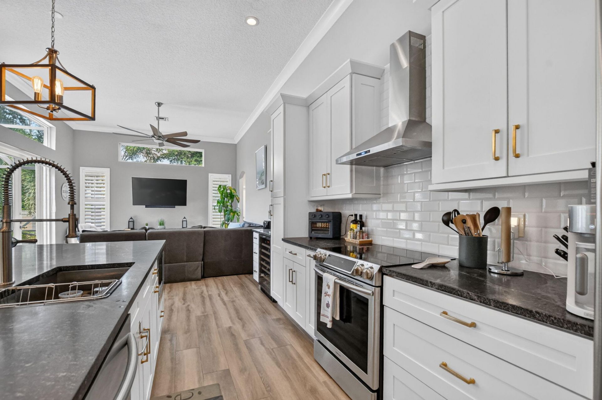 10 Lake Eden Drive, Boynton Beach, FL 33435 Photo
