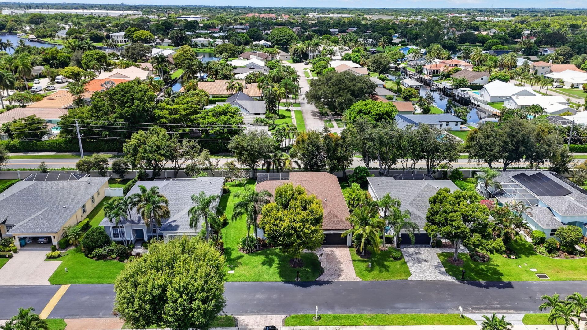 10 Lake Eden Drive, Boynton Beach, FL 33435 Photo