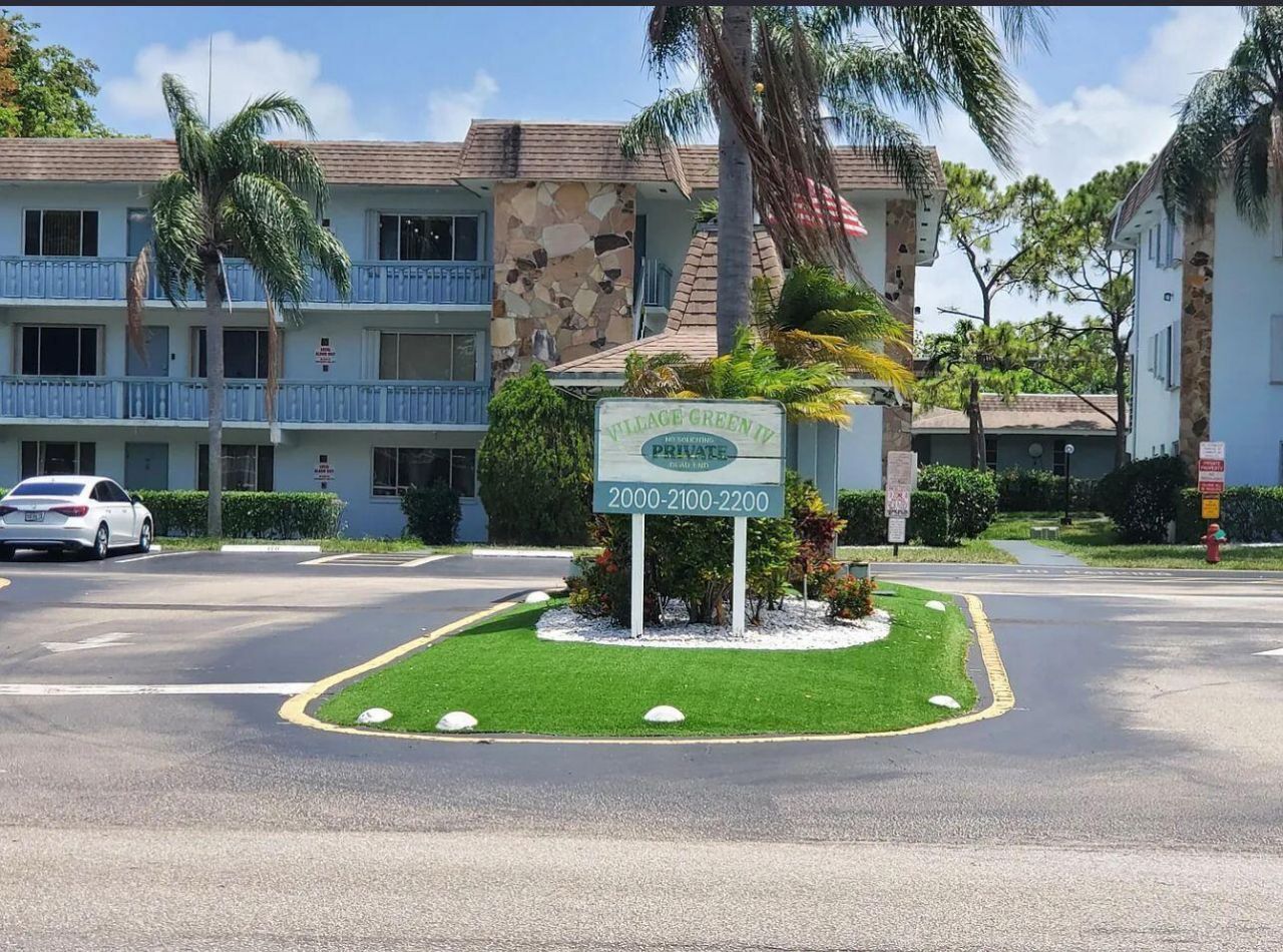 2200 Springdale Boulevard, Unit 206, Palm Springs, FL 33461 Photo