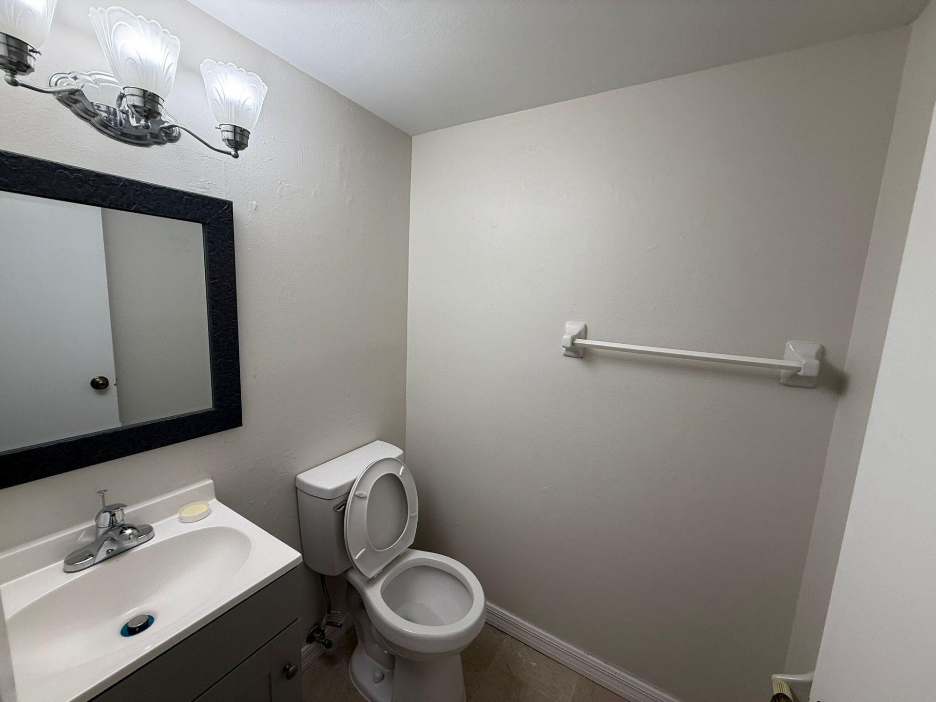 2200 Springdale Boulevard, Unit 206, Palm Springs, FL 33461 Photo