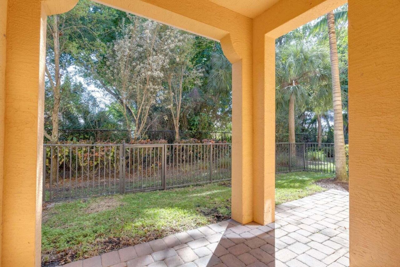 4628 Mediterranean Circle, Palm Beach Gardens, FL 33418 Photo