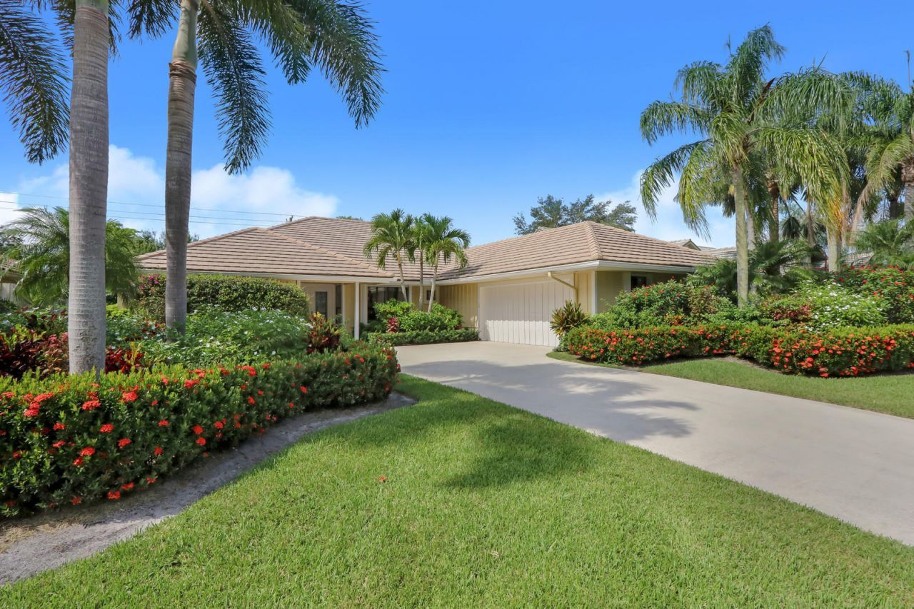 156 Thornton Drive, Palm Beach Gardens, FL 33418 Photo
