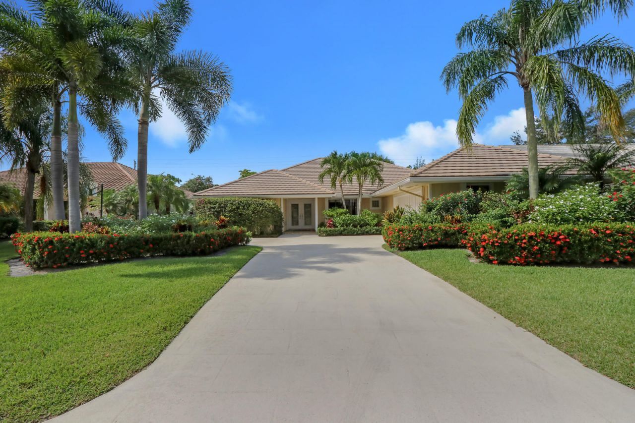 156 Thornton Drive, Palm Beach Gardens, FL 33418 Photo