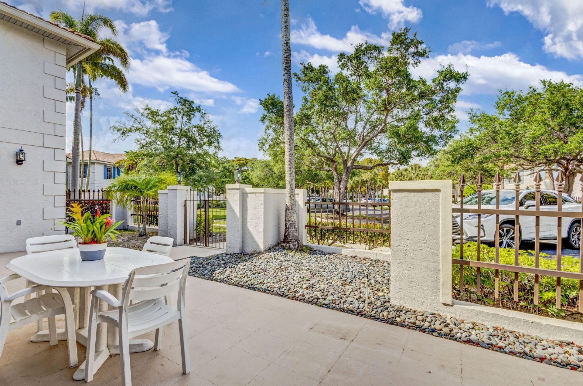 363 Prestwick Circle, Unit 1, Palm Beach Gardens, FL 33418 Photo