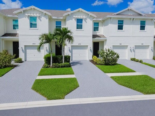 870 SE Grovebush Lane, Port St. Lucie, FL 34984
