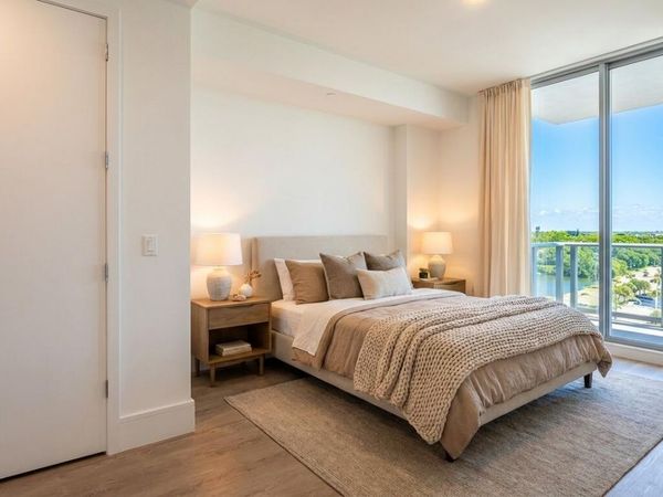 220 Lake Shore Drive, Unit 813, Lake Park, FL 33403