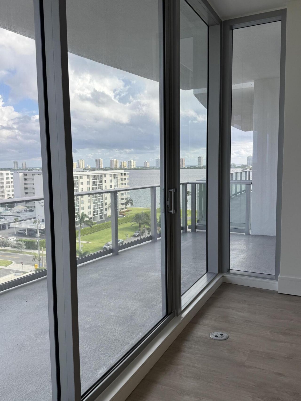 220 Lake Shore Drive, Unit 813, Lake Park, FL 33403 Photo