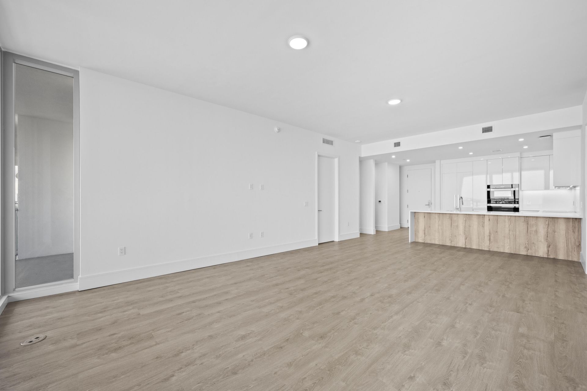 220 Lake Shore Drive, Unit 813, Lake Park, FL 33403 Photo