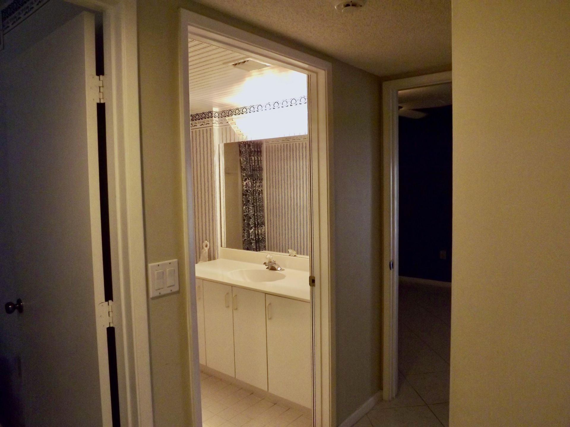 6112 Huntwick Terrace, Unit 205, Delray Beach, FL 33484 Photo