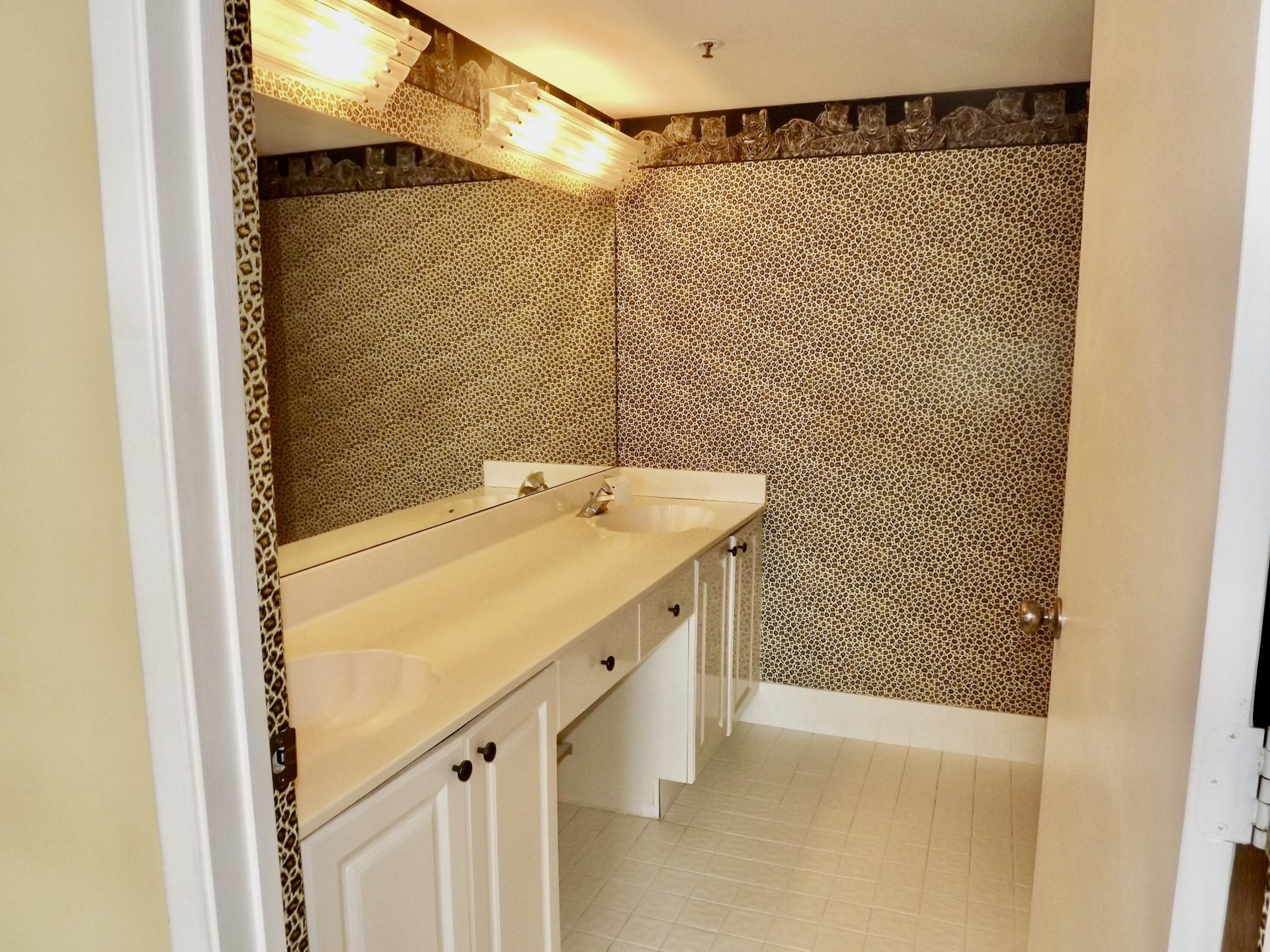 6112 Huntwick Terrace, Unit 205, Delray Beach, FL 33484 Photo