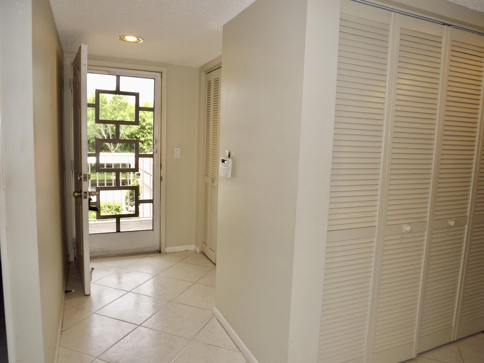 6112 Huntwick Terrace, Unit 205, Delray Beach, FL 33484 Photo