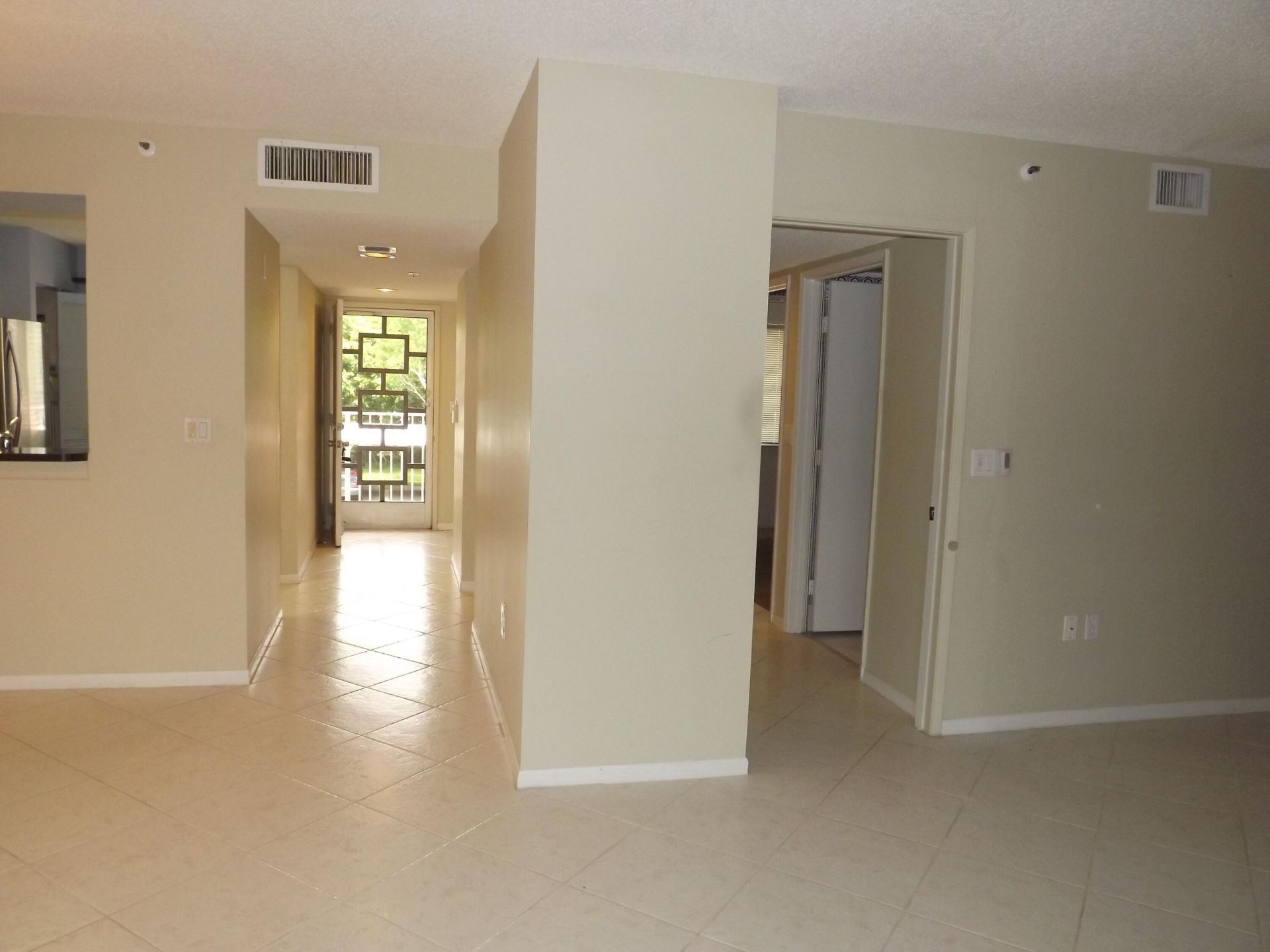 6112 Huntwick Terrace, Unit 205, Delray Beach, FL 33484 Photo