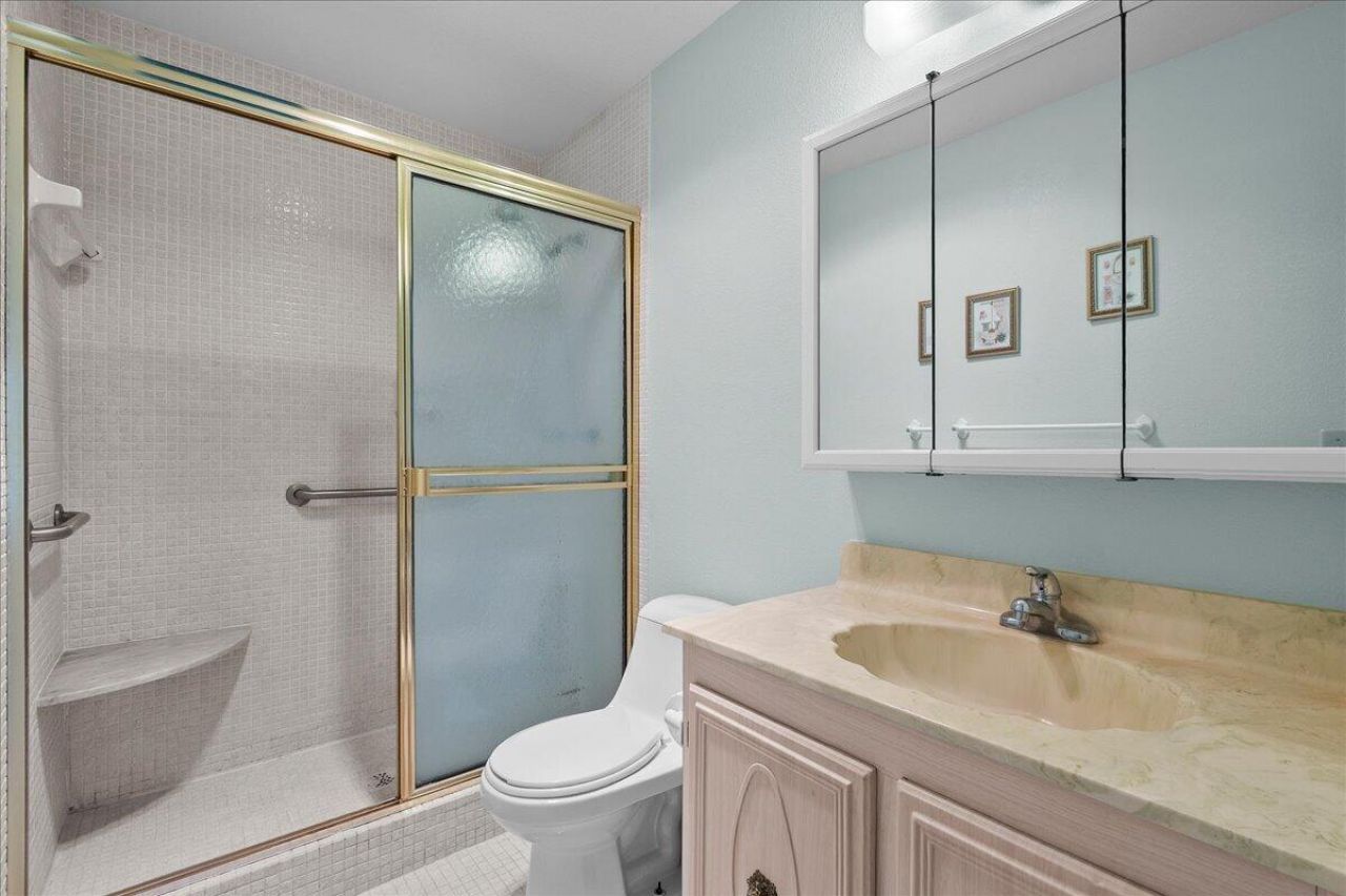 892 Worcester Lane, Unit B, Lake Worth, FL 33467 Photo