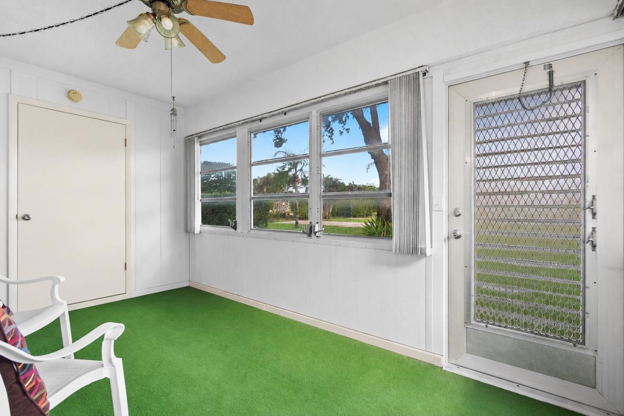892 Worcester Lane, Unit B, Lake Worth, FL 33467 Photo