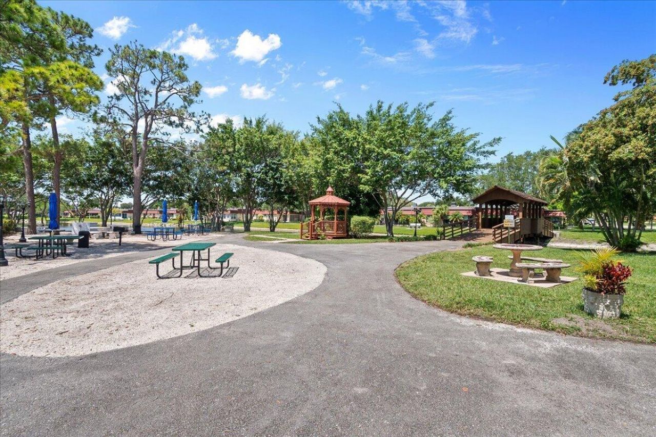 892 Worcester Lane, Unit B, Lake Worth, FL 33467 Photo
