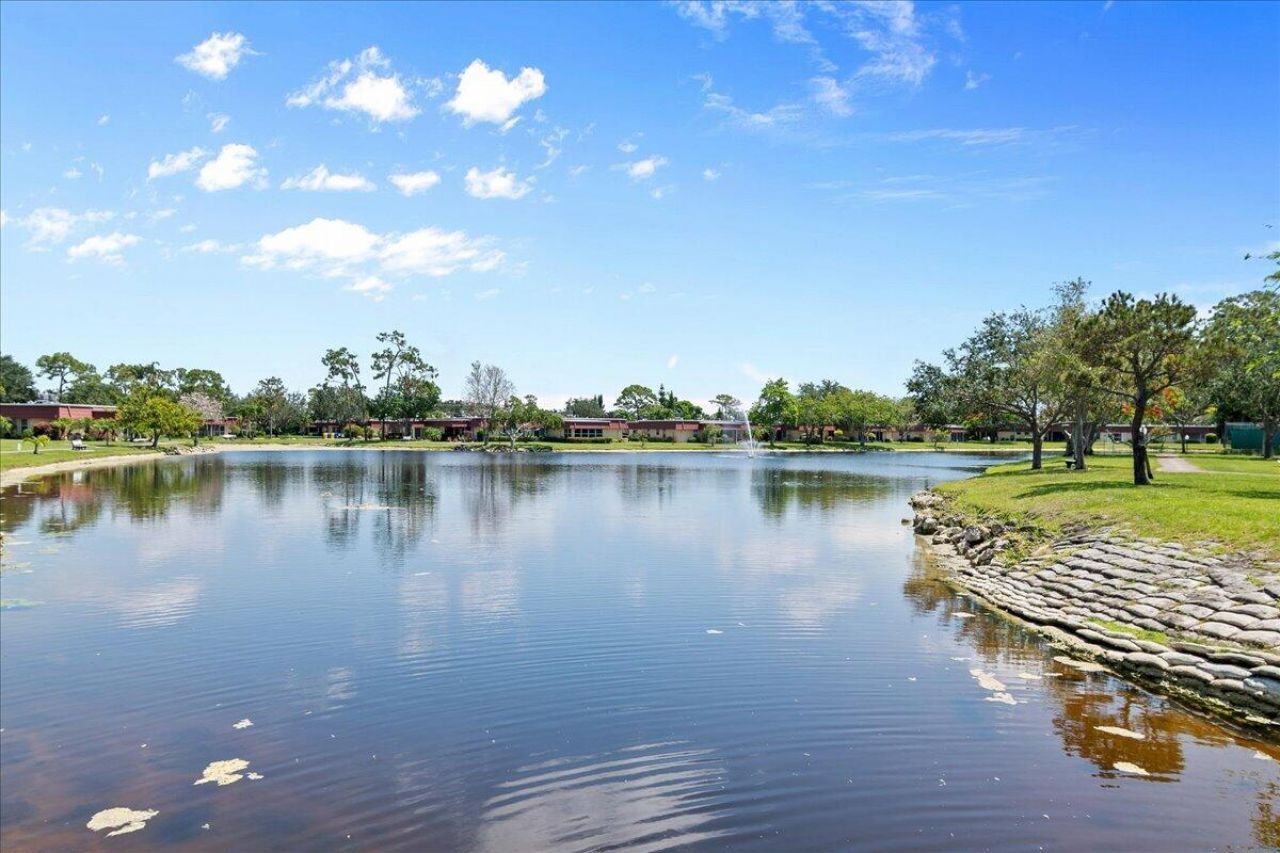 892 Worcester Lane, Unit B, Lake Worth, FL 33467 Photo