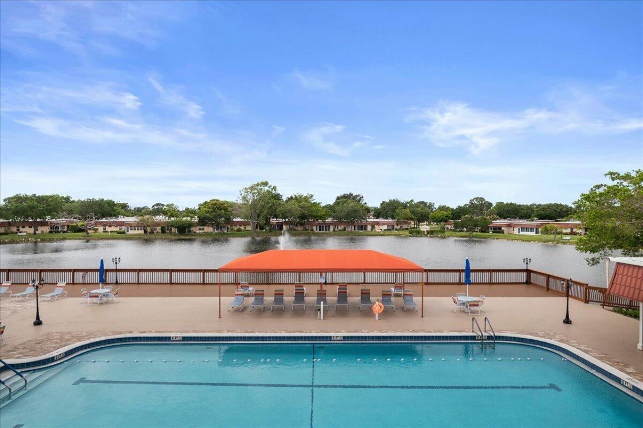 892 Worcester Lane, Unit B, Lake Worth, FL 33467 Photo