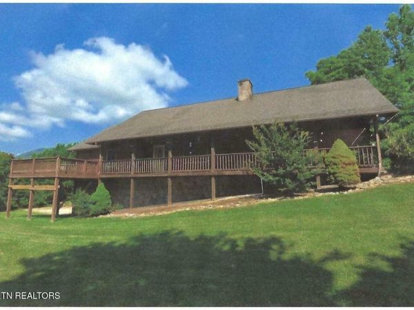 1425 Nicoha Blvd , Sevierville, TN 37876