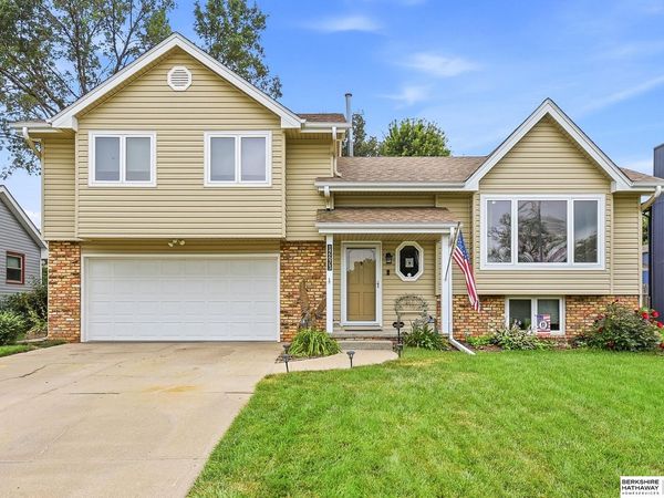 12673 Kansas Avenue, Omaha, NE 68164