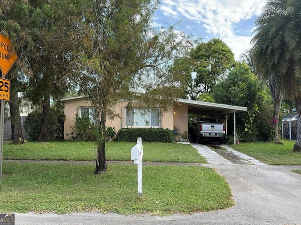 4095 Collin Drive, West Palm Beach, FL 33406