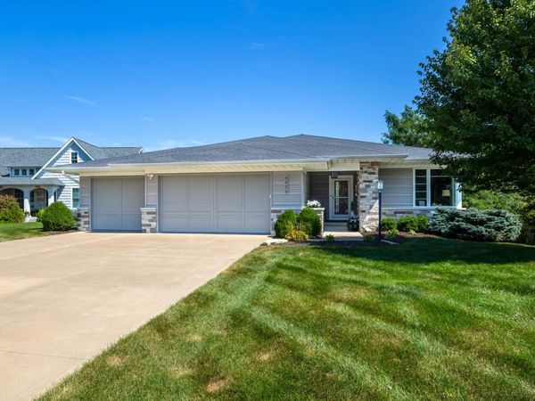 6559 BLACKBERRY Lane , Bettendorf, IA 52722