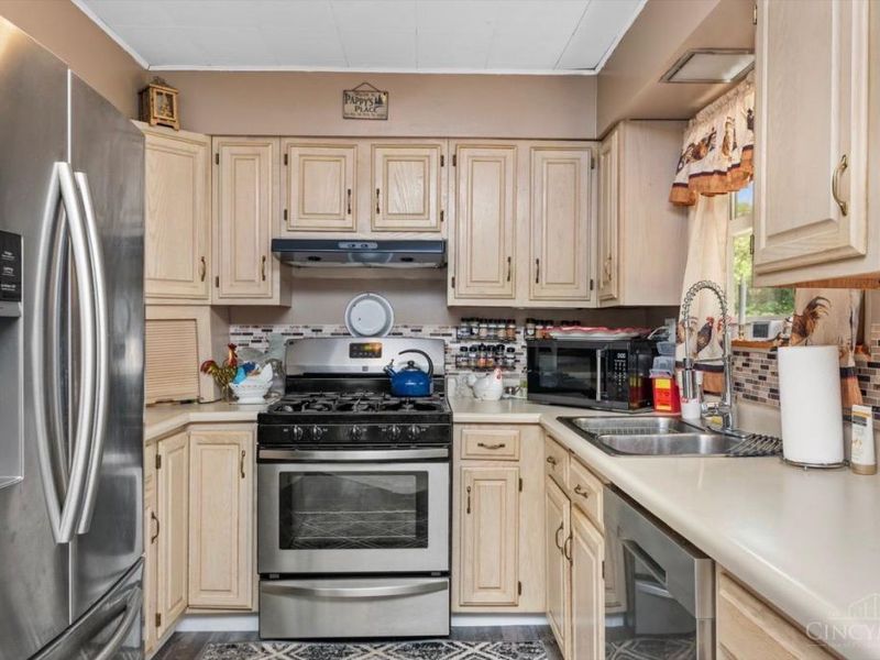 771 Halle Drive, Perry Township, OH 45118 Photo 10