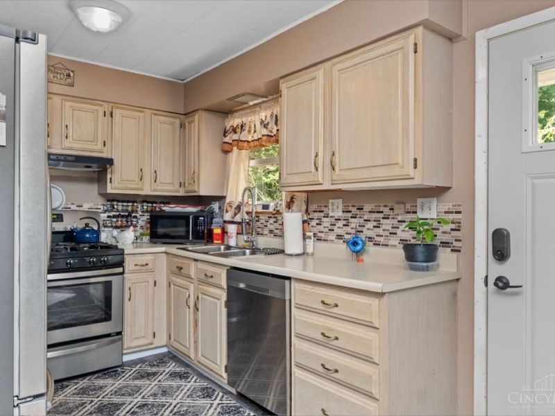 771 Halle Drive, Perry Township, OH 45118 Photo 15